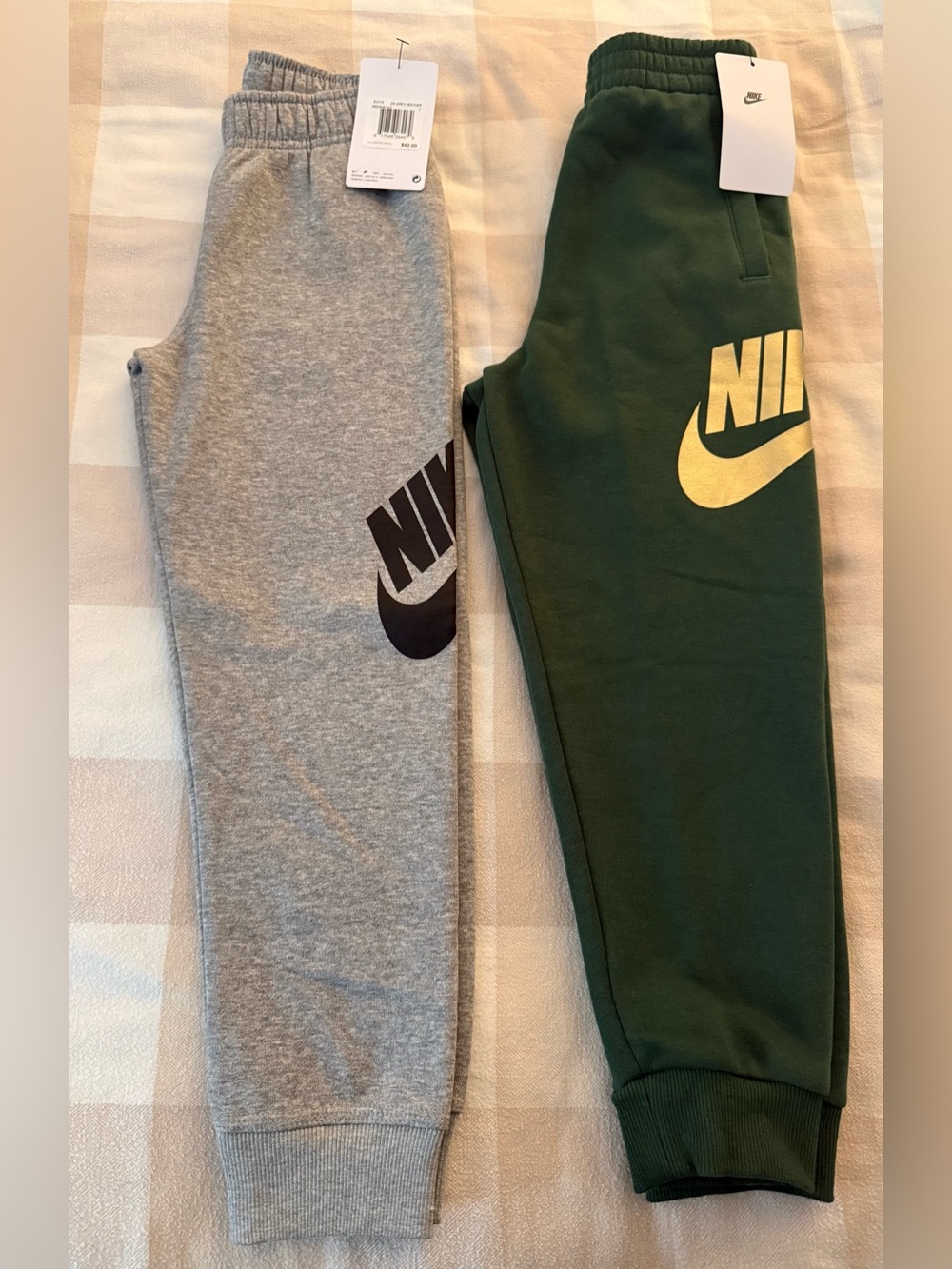 Nike boys size 7 Grey & Green Logo Joggers with Bold Swoosh
